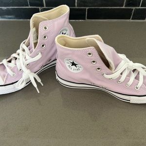 Lilac Converse size 8